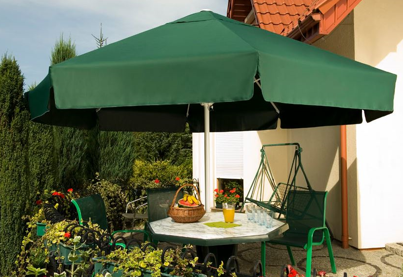 Parasol do ogródków restauracyjnych oraz przydomowych.